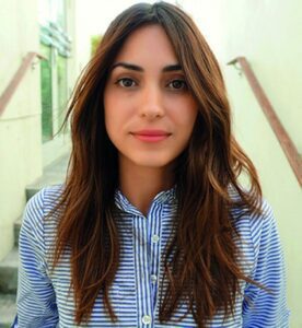 ADISLÉN REYES PINO: La Habana, Cuba, 1984. Graduada del Instituto Superior de Arte (ISA). Actualmente ejerce como profesora de la especialidad de grabado en la Academia de Bellas Artes San Alejandro.