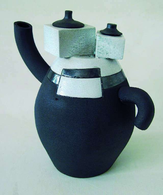 AMÉRICA. Jacas Jorge A. Vivanco, Cerámica esmaltada, 1020 grados celcios 33 x 24 x 20 cm. 2013