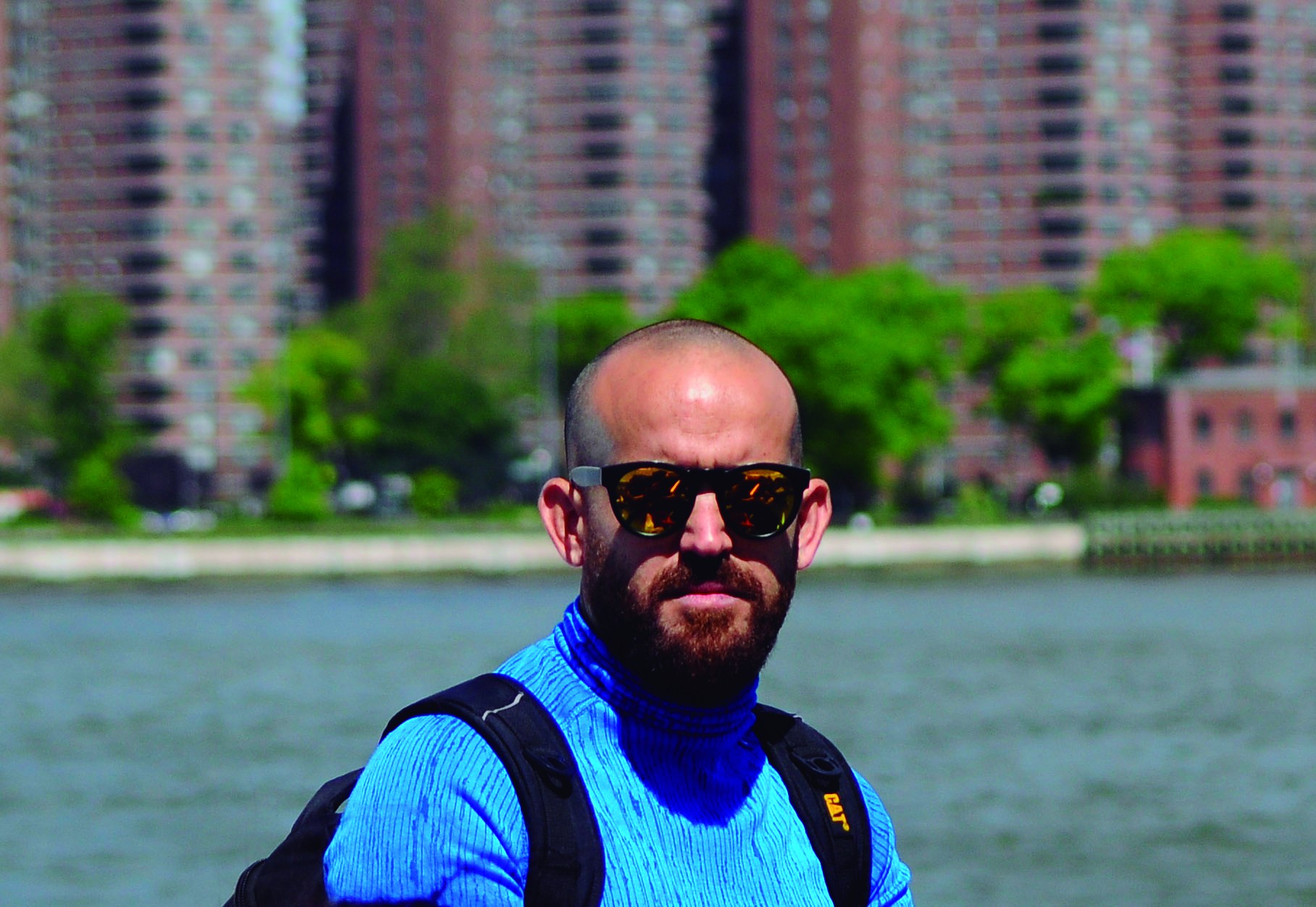 DANIEL RODRIGUEZ COLLAZO: Graduado de la Academia de Artes Plásticas Eduardo Abela. Reside y trabaja en La Habana. Cuenta con exposiciones personales y colectivas en Cuba y el extranjero.