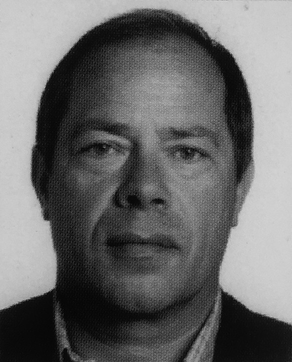 FRANCK MOISNARD: Artista francés, guionista y fotógrafo de profesión. Vive entre París y La Rochelle. Enamorado de La Habana desde hace 20 años, ha establecido fuertes vínculos con artistas cubanos.