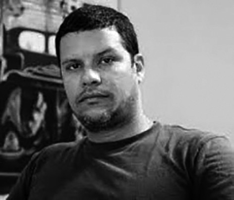 FRANK MARTINEZ: La Habana, Cuba, 1972. Graduado de la Academia Nacional de Artes Plásticas San Alejandro y del ISA. Obtuvo la Art Omi International Artist Residency de Nueva York.