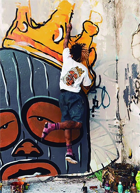 FABIÁN LÓPEZ: La Habana, Cuba, 1996. Es mejor conocido por su firma 2+2=5, lo que significa que nada es perfecto en la vida. A la edad de 19 años se introdujo en el mundo del arte callejero.