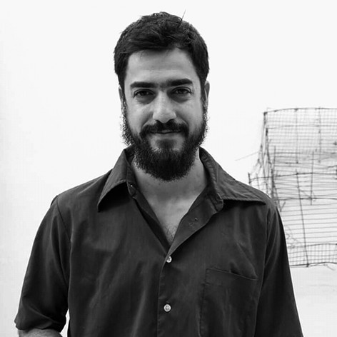 JOSÉ MANUEL MESÍAS:La Habana, Cuba, 1990. Graduado de la Academia Nacional de Bellas Artes San Alejandro. Ha obtenido becas de residencia en diversos países.