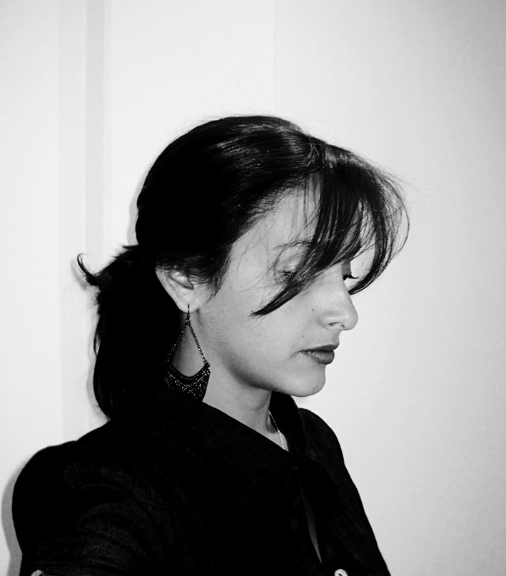 LISANDRA RAMÍREZ BERNAL: La Habana, Cuba, 1986. Graduada de la Academia Nacional de Bellas Artes San Alejandro y del ISA. Ha completado su formación con residencias artísticas y expuesto su trabajo en Cuba y el extranjero.