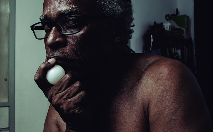 RENÉ PEÑA GONZÁLEZ: La Habana, 1957. Se incorporó al mundo fotográfico nacional a finales de 1980, poniéndose al frente de las nuevas tendencias de la fotografía cubana a partir de 1990. Su obra ha sido exhibida en exposiciones personales y colectivas en Cuba, USA, España, México, Japón, entre otros. Obras suyas permanecen en colecciones públicas y privadas cubanas e internacionales.