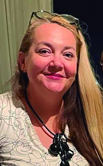 SANDRA RAMOS LORENZO: La Habana, Cuba, 1969. Se graduó en la Academia de Arte de “San Alejandro” y en el ISA. Es una artista cubana con gran prestigio internacional. Sus obras están presentes en relevantes colecciones y museos de Cuba, Estados Unidos, Alemania, Austria, Japón, en otros países.