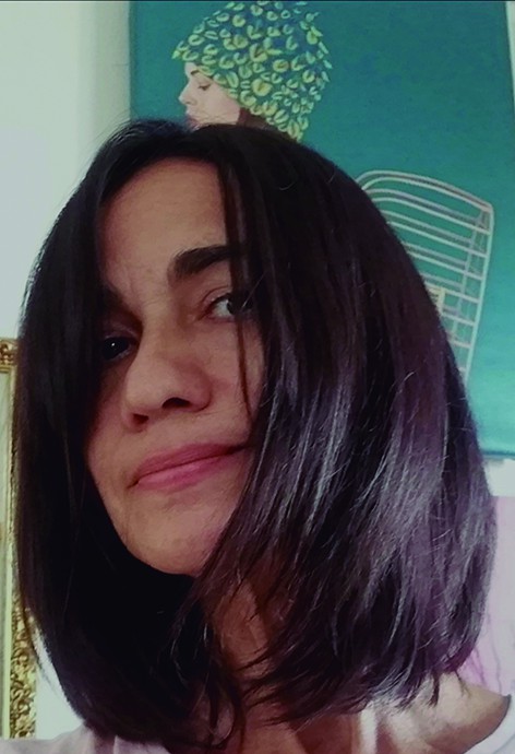 YASBEL PÉREZ DOMÍNGUEZ: Camagüey, Cuba, 1970. Graduada del ISA. Dentro de su hacer artístico cuenta con 15 exposiciones personales y numerosas muestras colectivas, eventos y ferias tanto dentro como fuera de Cuba. Se ha desempeñado además como pintora escenográfica, diseñadora de escenografía y vestuario en el Ballet de Camagüey y diseñadora de títeres para el Teatro Guiñol de la misma localidad.