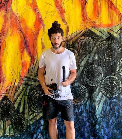 JOSÉ GABRIEL CAPAZ: La Habana, 1988. Se ha especializado en la práctica pictórica. Graduado de la Academia Nacional de Bellas Artes San Alejandro en el 2010, y entre los años 2011 y 2015 cursó estudios en la Universidad de las Artes (ISA), La Habana, Cuba, lugar donde actualmente reside. Fue miembro del colectivo STAINLESS del 2010 al 2017 y luego ha continuado su carrera en solitario.